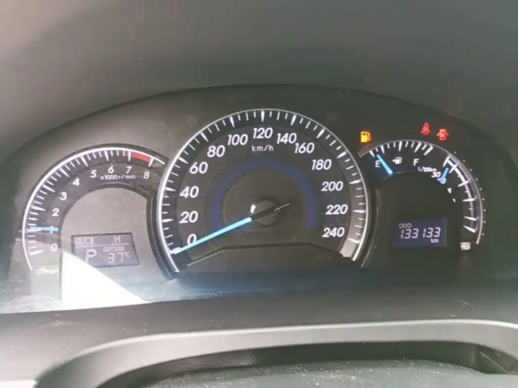 Toyota Camry — миниатюра 12
