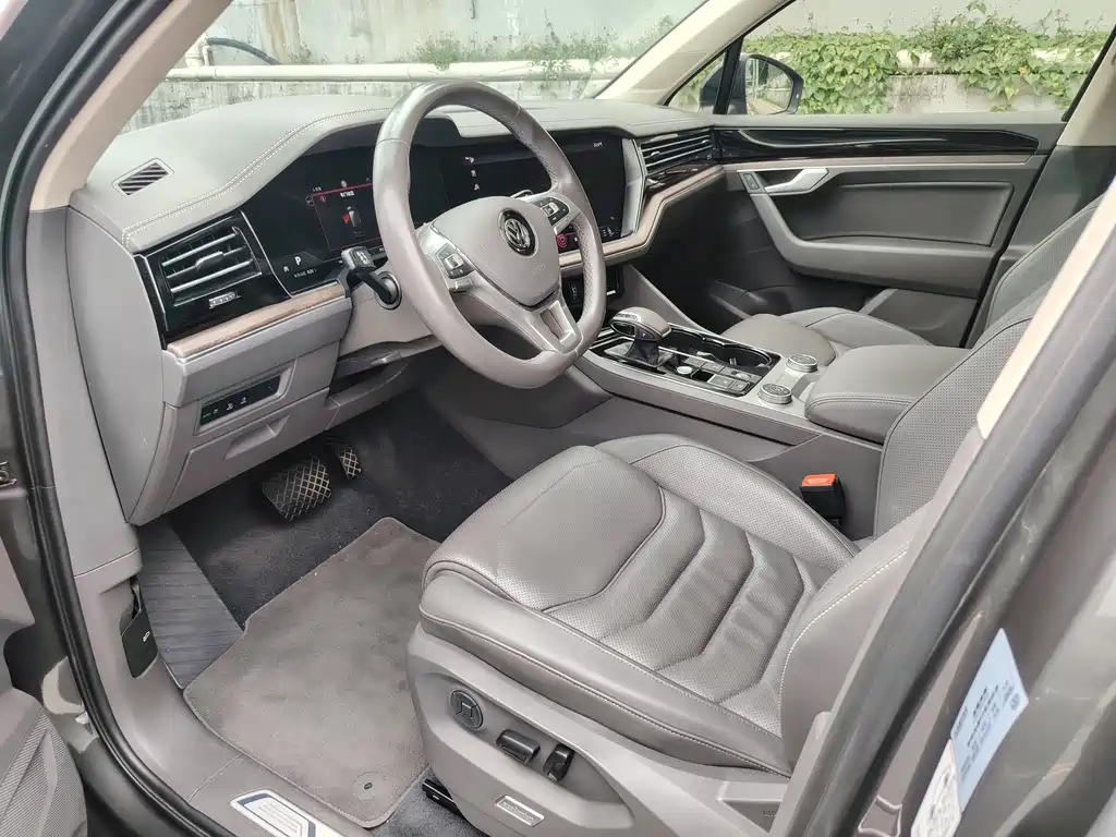 Volkswagen Touareg — миниатюра 8