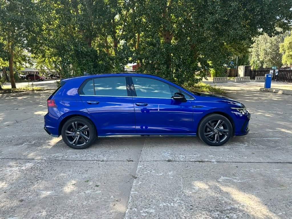 Volkswagen Golf 1.4 л 2022 г. Голубой, пробег 19000 км
