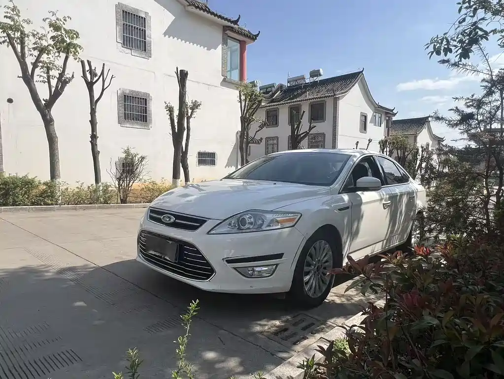 Ford Mondeo Zhisheng 2013