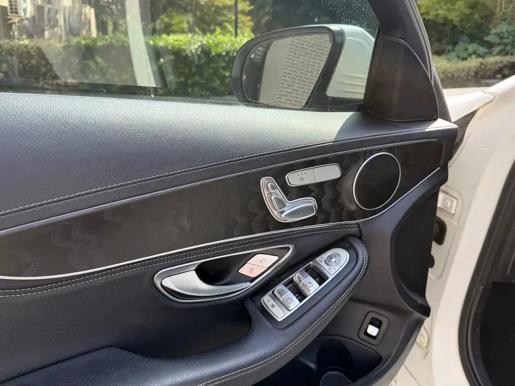 Mercedes-Benz C-Class — миниатюра 7