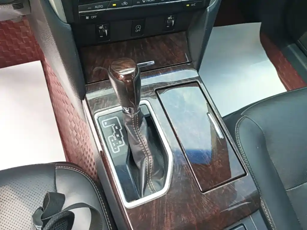 Toyota Camry — миниатюра 14