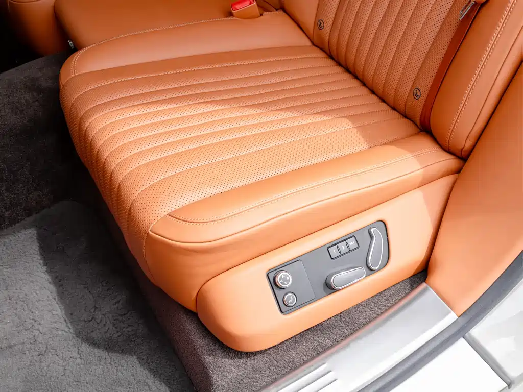 Bentley Flying Spur — миниатюра 21