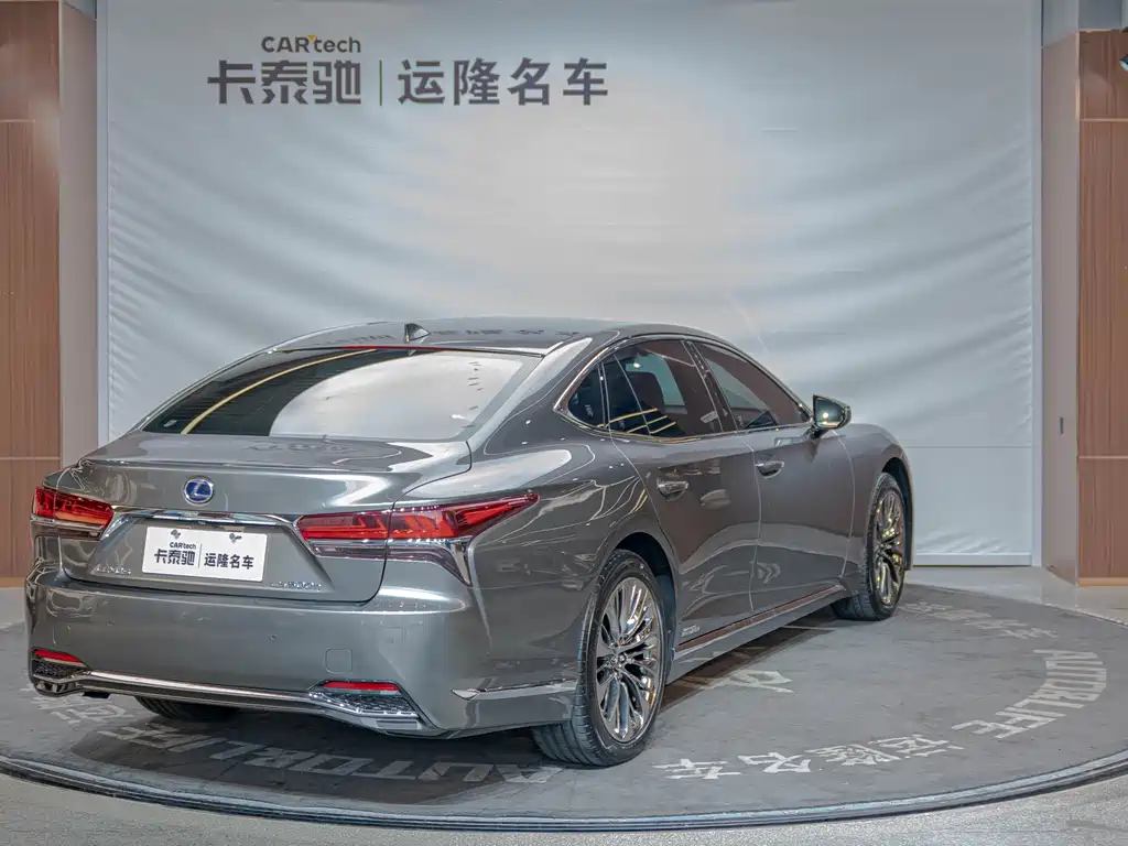 Lexus LS — миниатюра 8