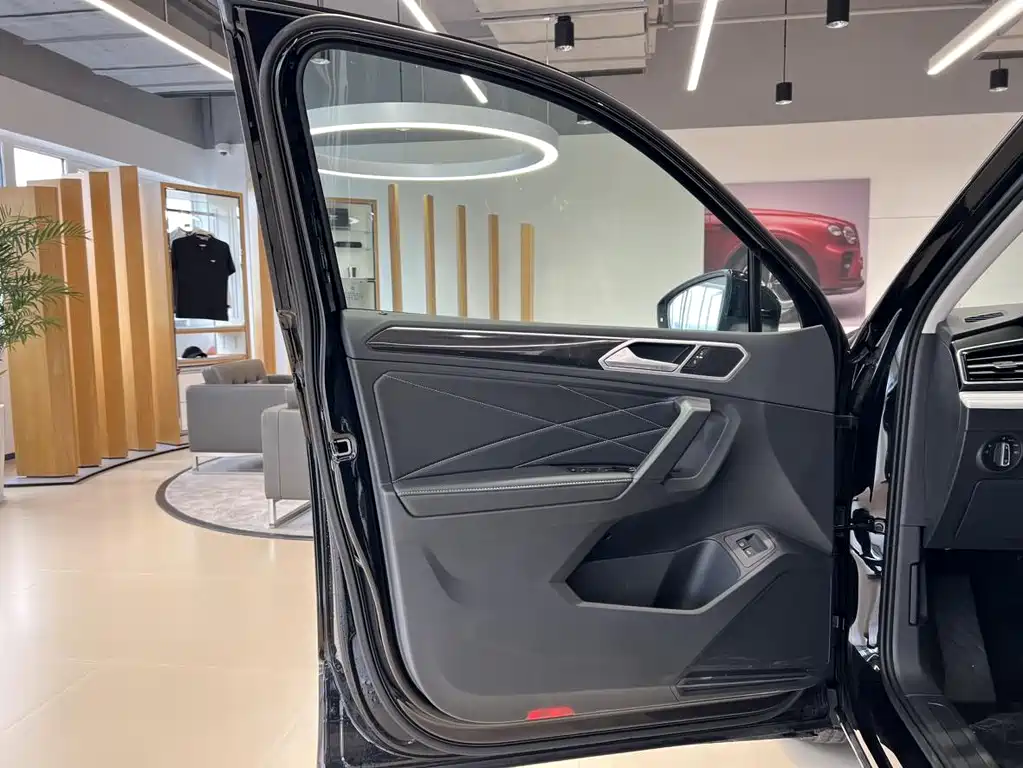 VOLKSWAGEN TIGUAN L NEW ENERGY