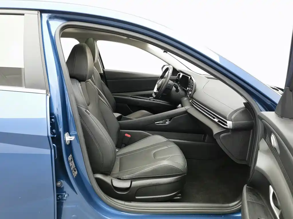 Hyundai Elantra — миниатюра 23