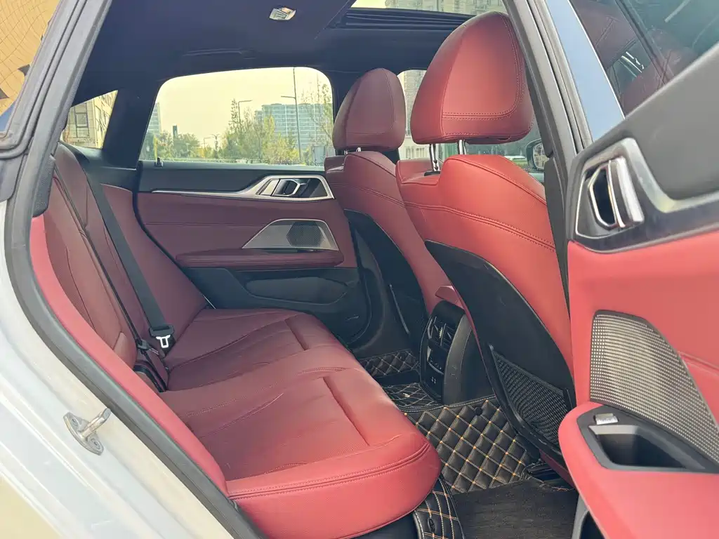 BMW i4 — миниатюра 8