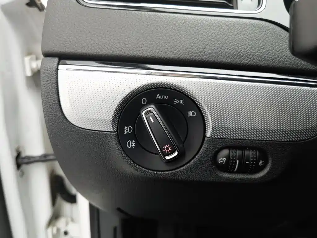 Volkswagen Sagitar — миниатюра 21