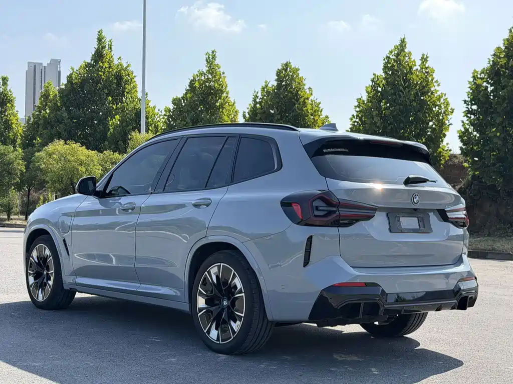 BMW iX3 — миниатюра 9