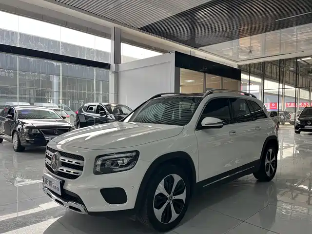 MERCEDES-BENZ GLB