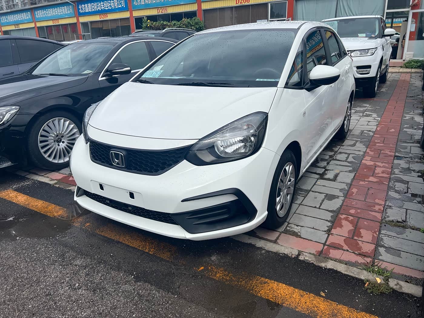 Honda Fit 1.5 л 2021 г. Белый, пробег 35000 км