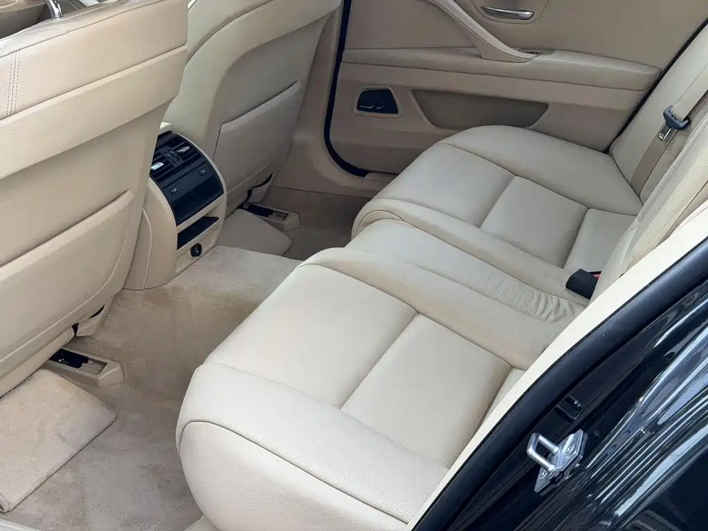 BMW 5 Series — миниатюра 12