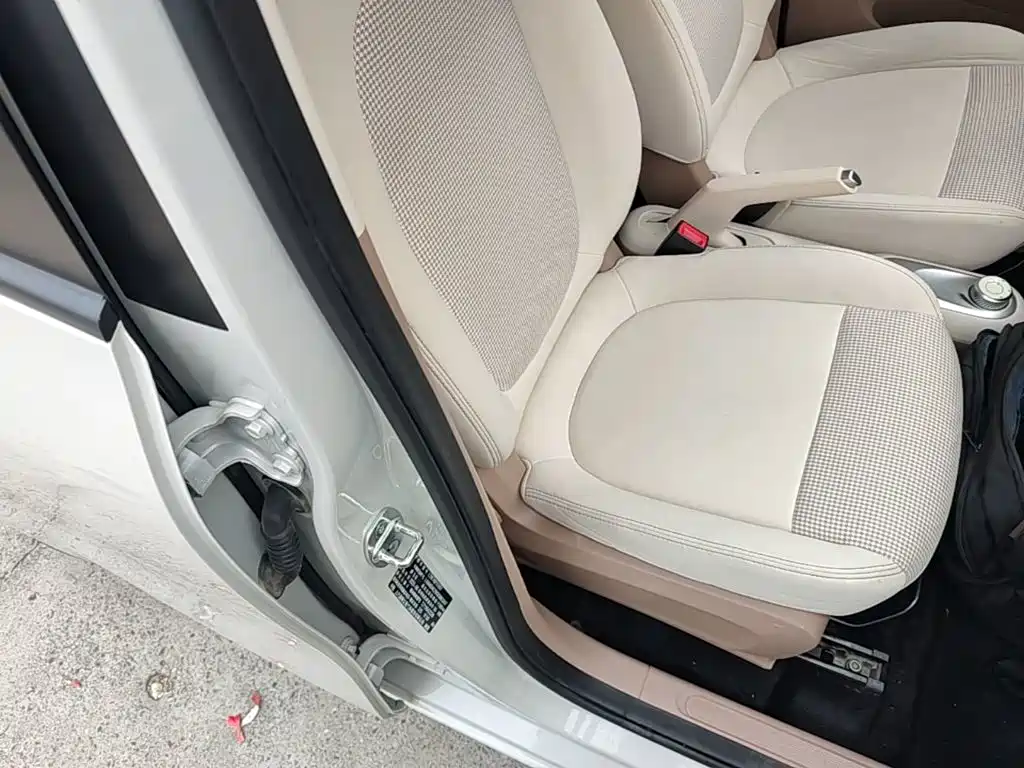 Wuling MINIEV — миниатюра 25