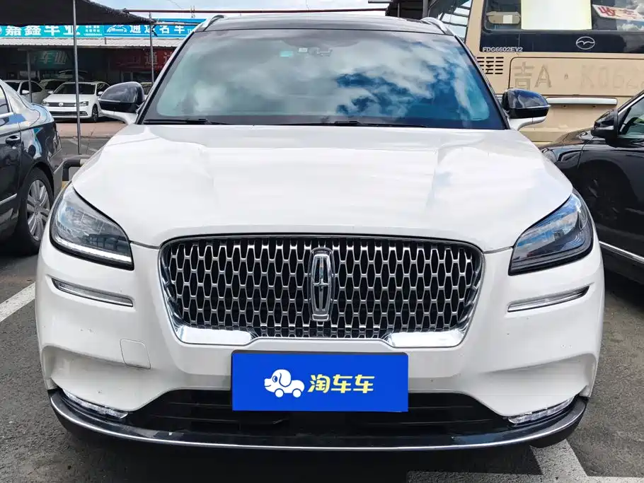 Lincoln Corsair — миниатюра 2