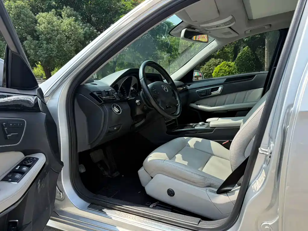 Mercedes-Benz E-Class — миниатюра 4