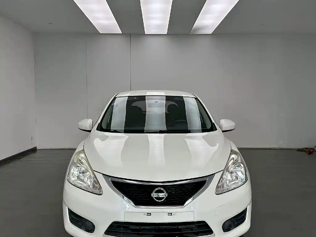 Nissan Tiida — миниатюра 2