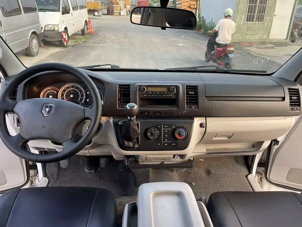 Jinbei Haise 2016 2.0L Luxury V19