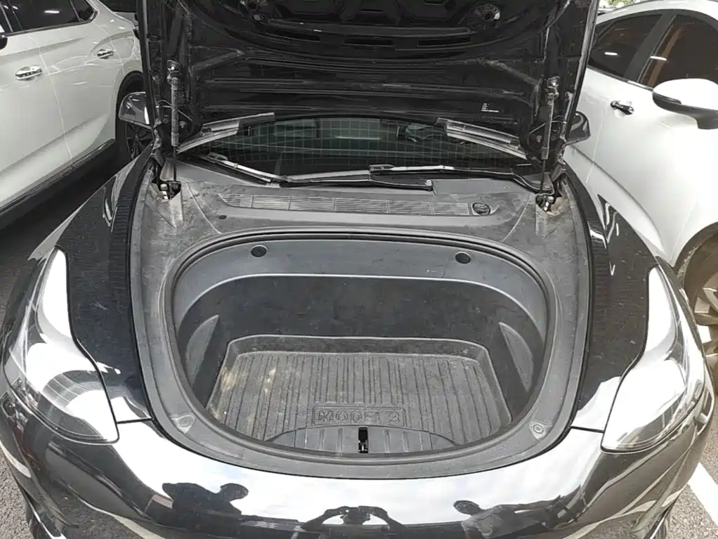 Tesla Model 3 — миниатюра 20