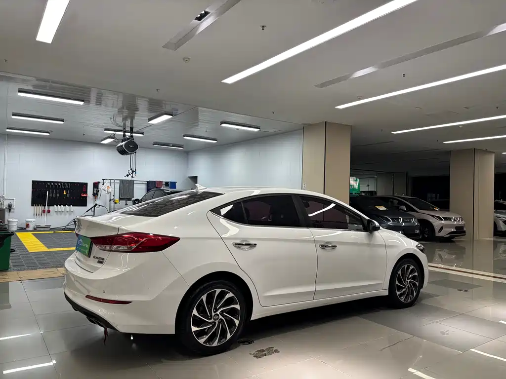 Hyundai Elantra 1.4T DCT Dazzle Dynamic · Vitality Type, фото 5