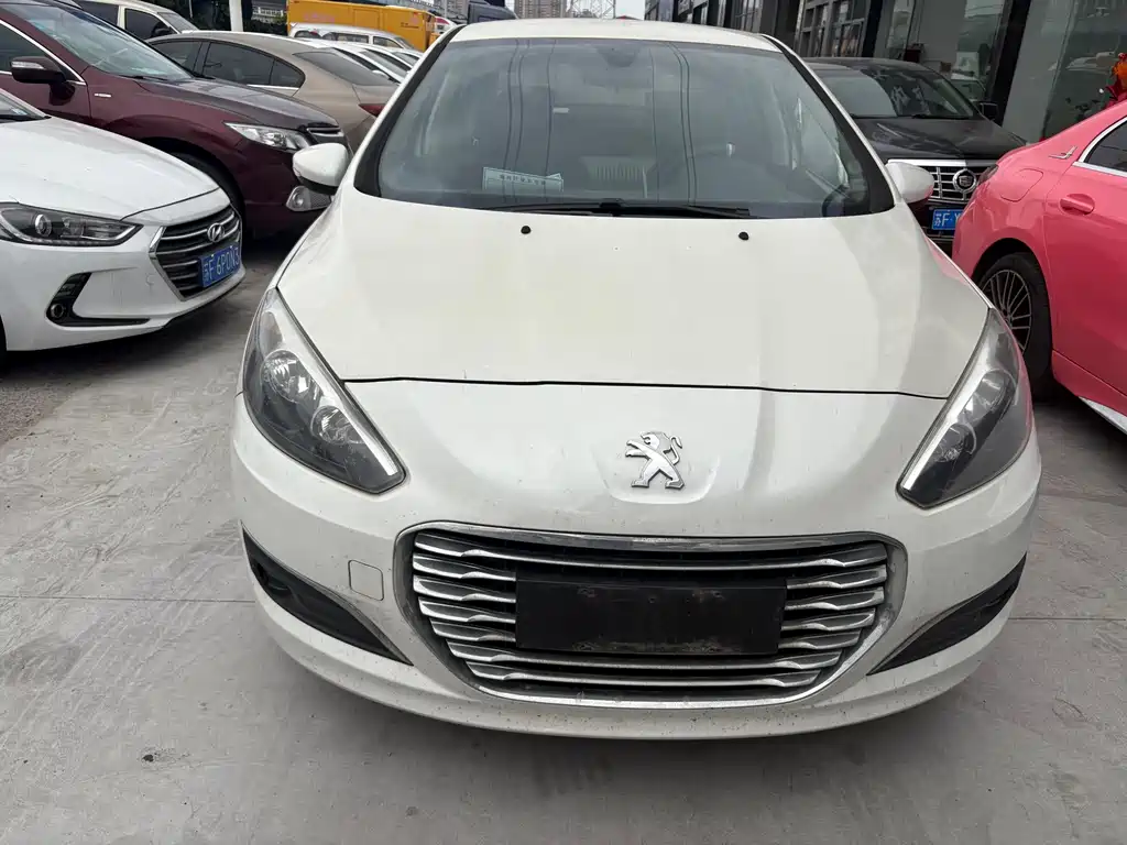 Peugeot 308 2014 1.6L MT