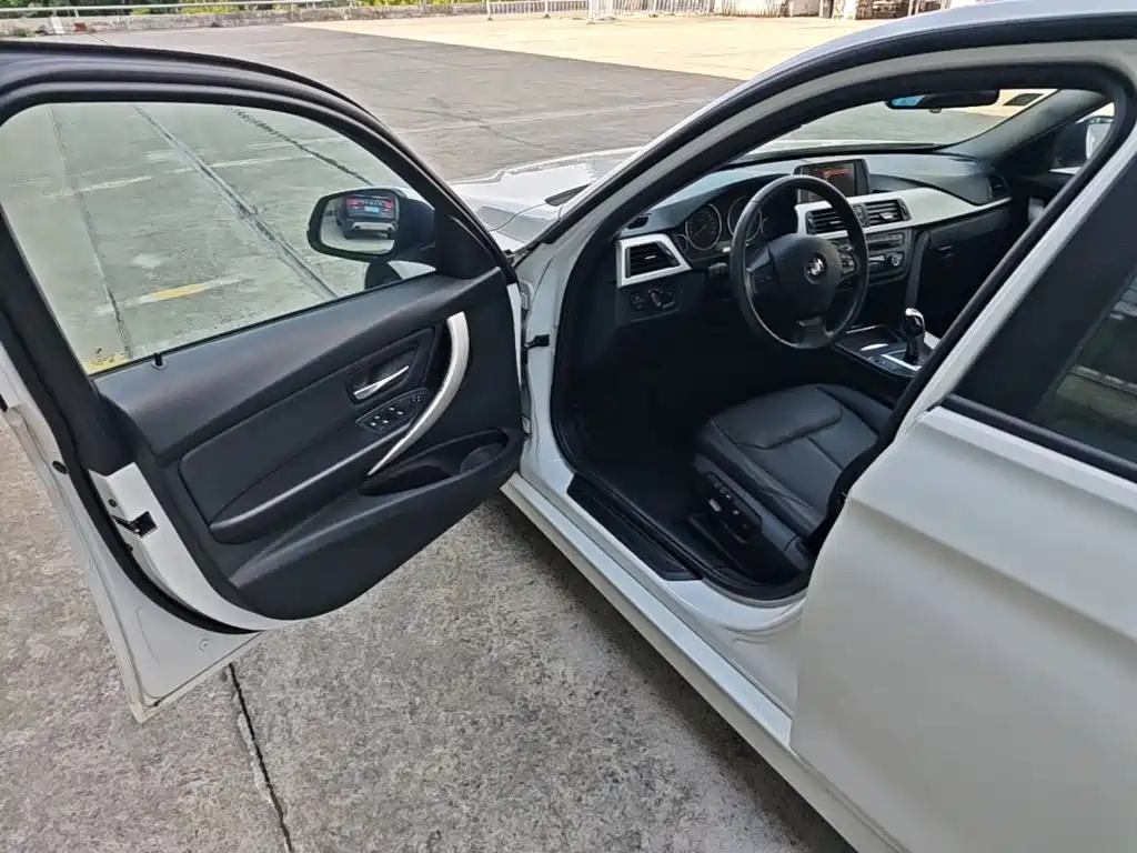 BMW 3 Series — миниатюра 16