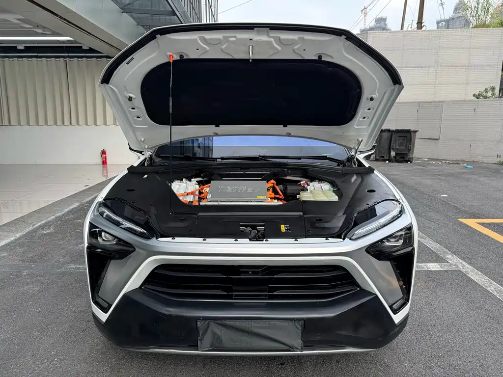 NIO ES8 — миниатюра 11