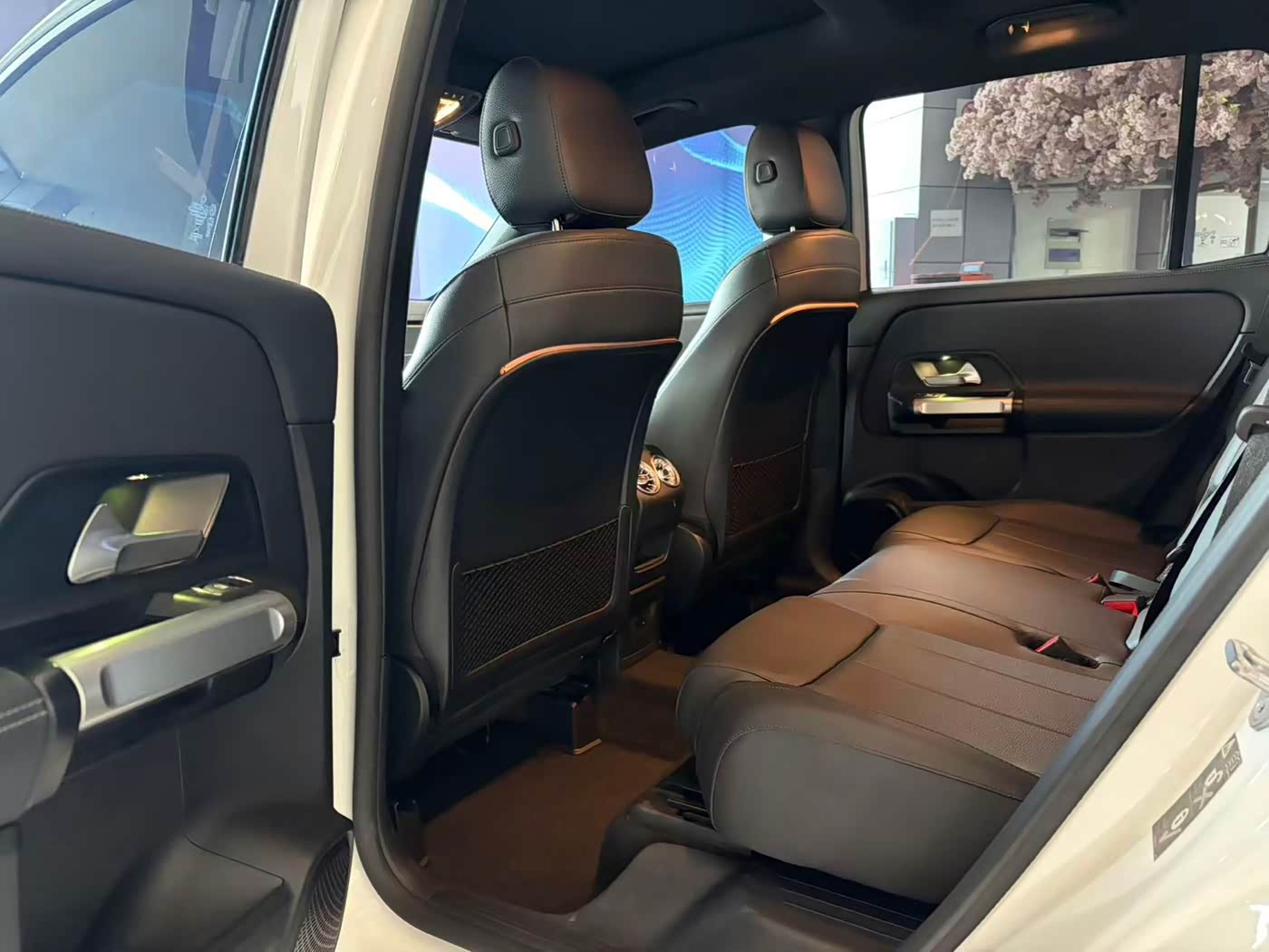 Mercedes-Benz GLB 1.3 л 2021 г. Белый, пробег 40000 км