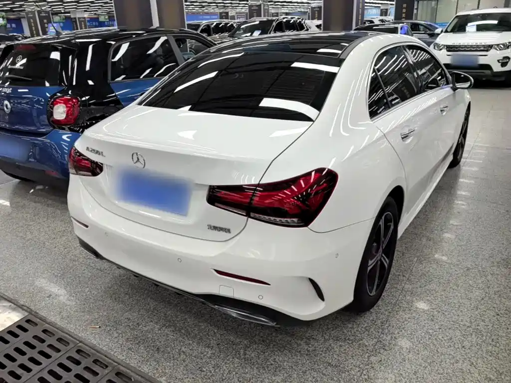 Mercedes-Benz A-Class — миниатюра 7