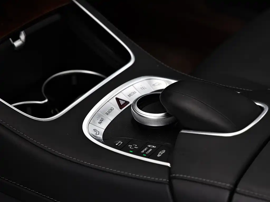 Mercedes-Benz S-Class — миниатюра 13