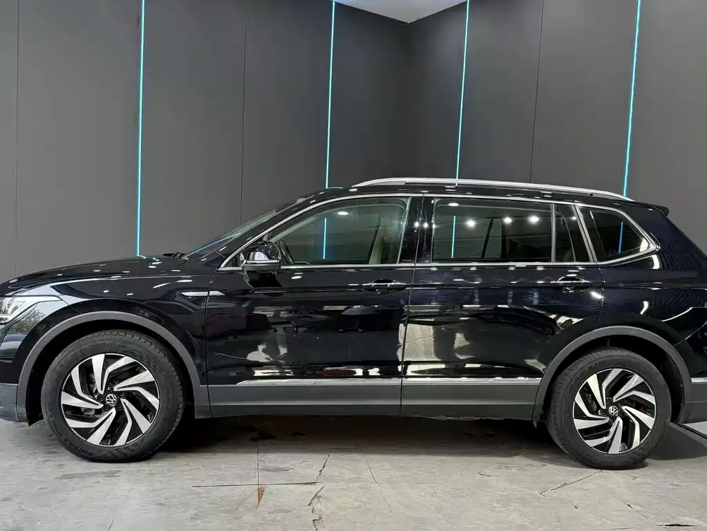 Volkswagen Tiguan L — миниатюра 4