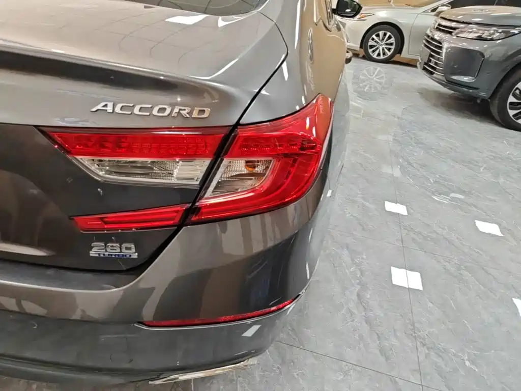 Honda Accord — миниатюра 8