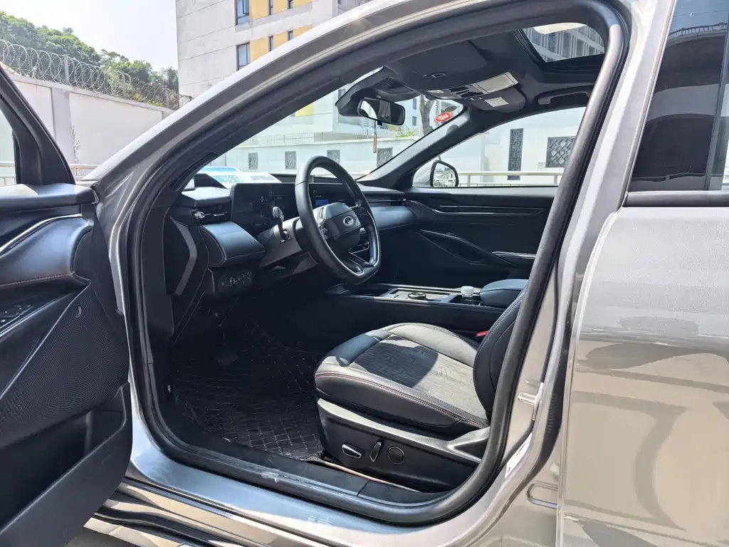 Ford Mondeo — миниатюра 7