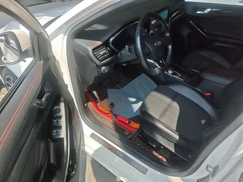 Ford Focus — миниатюра 16