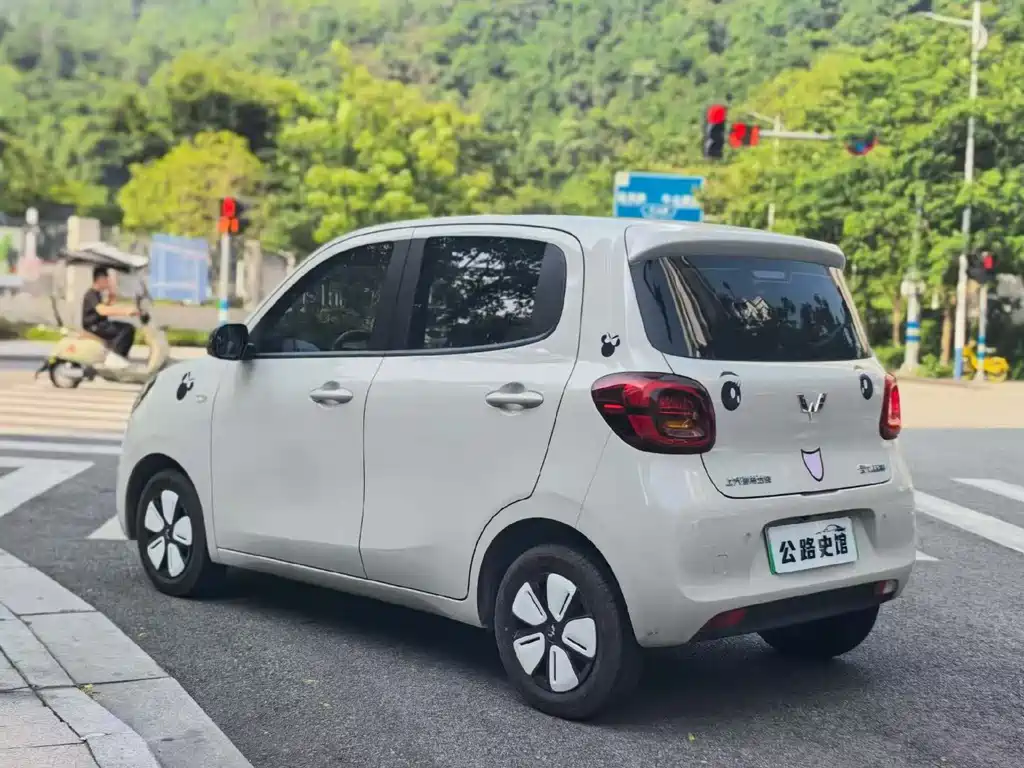 Wuling MINIEV — миниатюра 9
