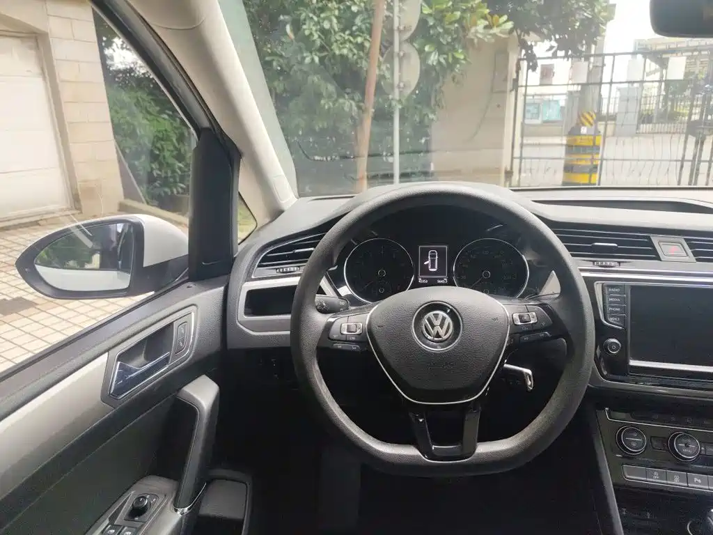Volkswagen Touran — миниатюра 7
