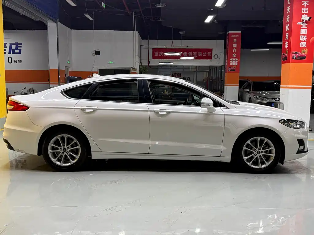 Ford Mondeo — миниатюра 8