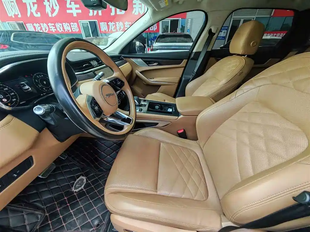 Jaguar F-PACE — миниатюра 7