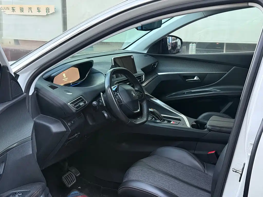Peugeot 5008 — миниатюра 4