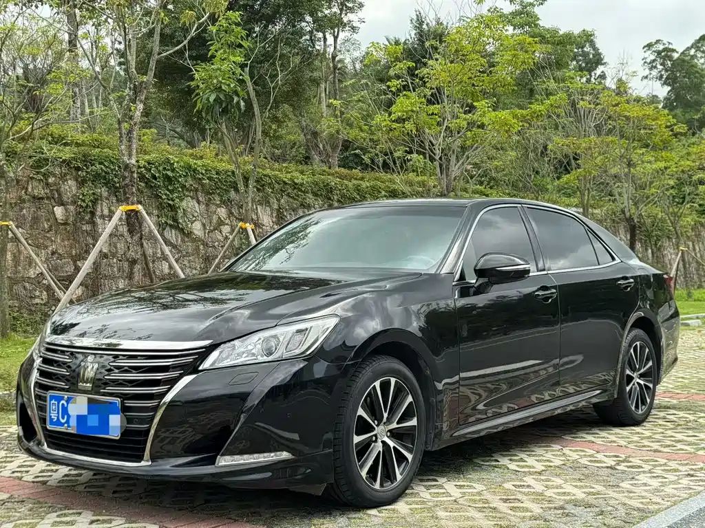 Купить Toyota Crown