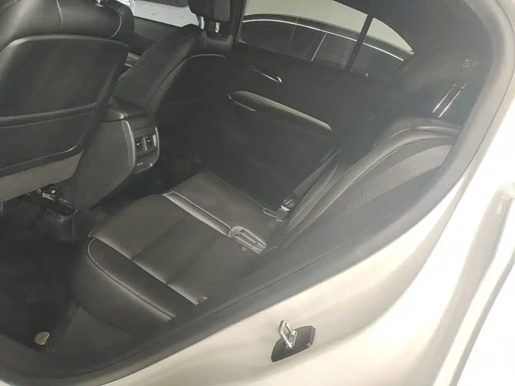 Cadillac XT4 — миниатюра 17