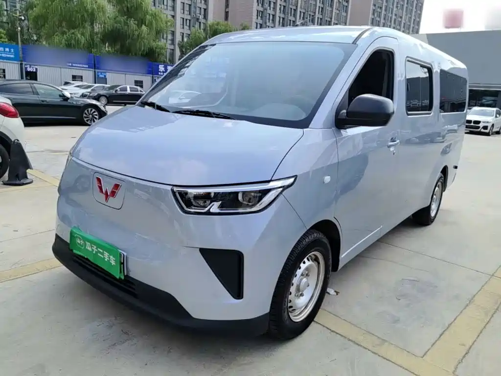 Wuling Yangguang — миниатюра 2