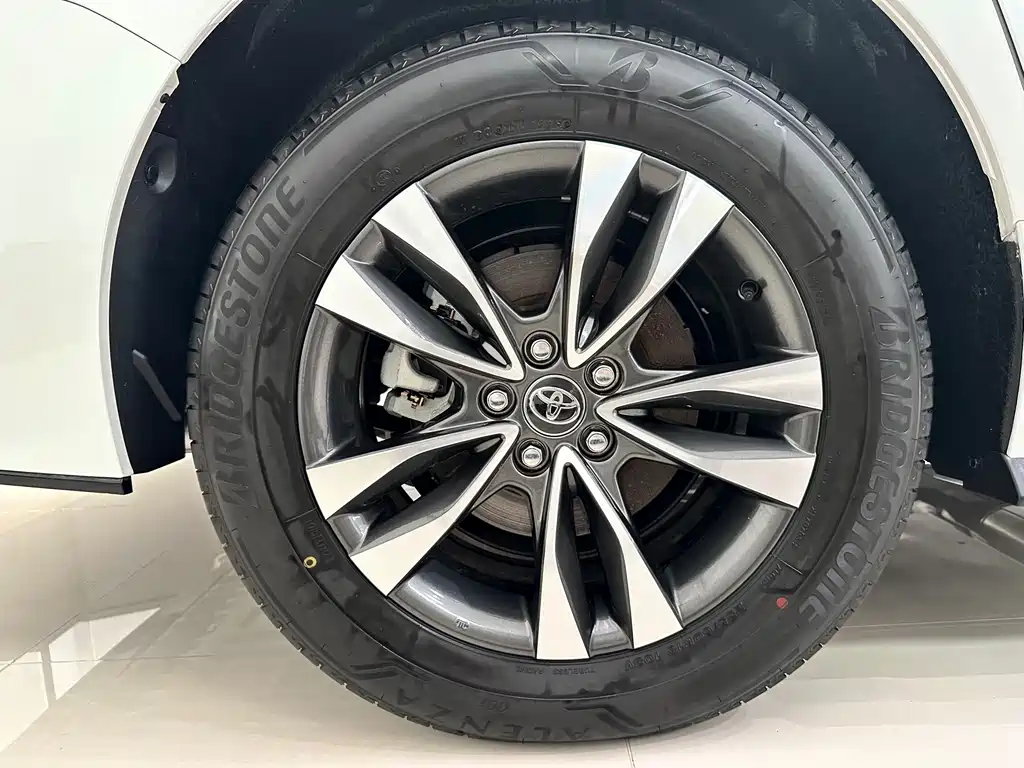 Toyota Granvia — миниатюра 26