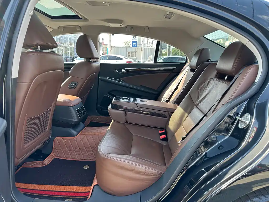 Hongqi Hongqi H7 — миниатюра 13