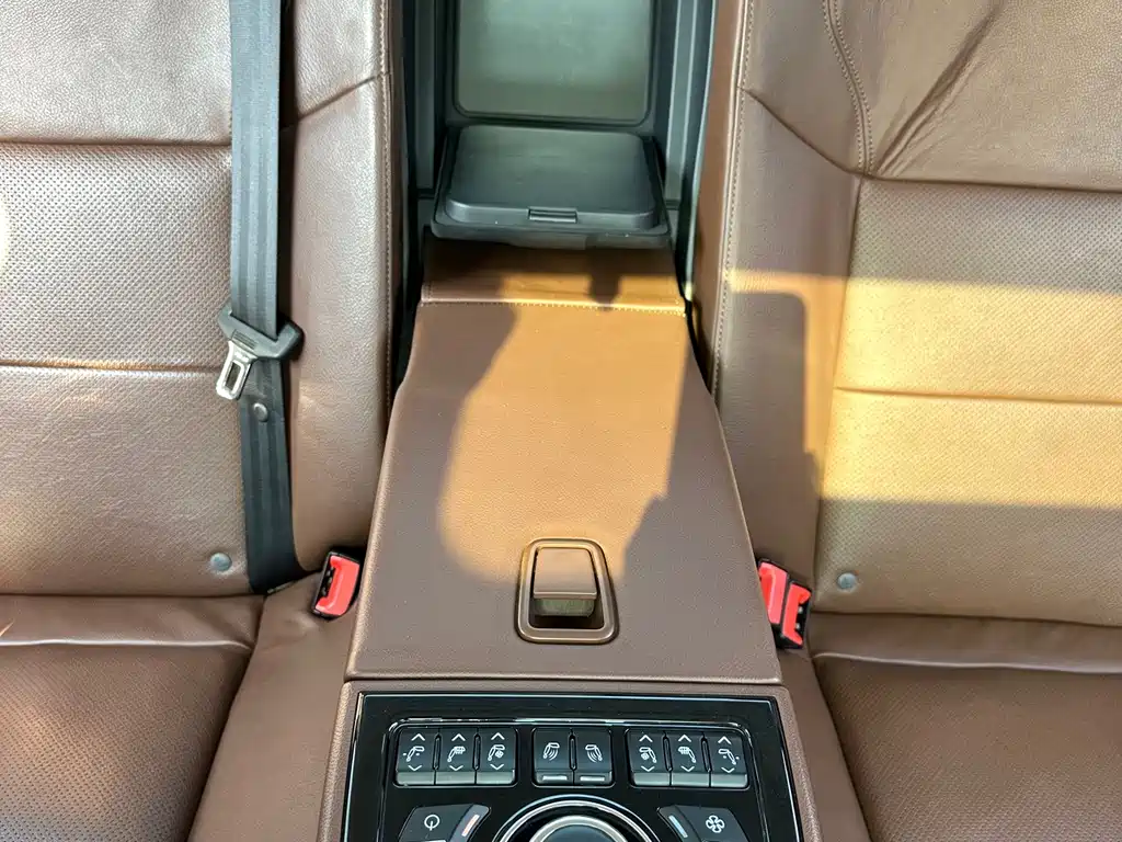 Hongqi Hongqi H7 — миниатюра 17