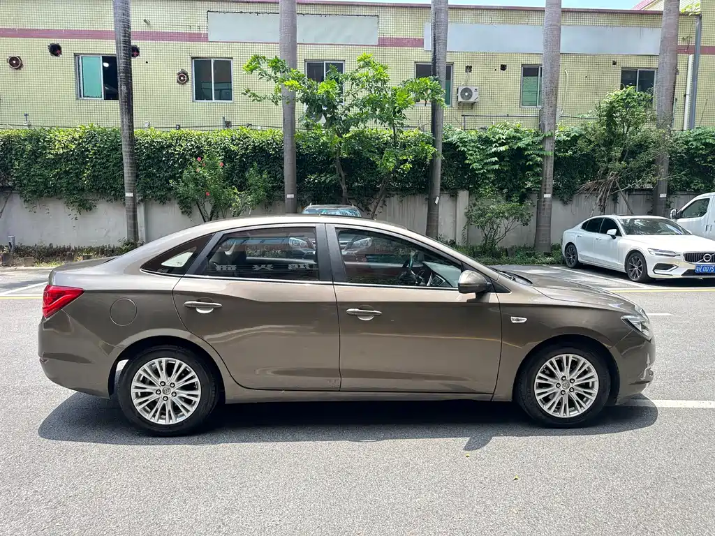 Buick Excelle — миниатюра 5