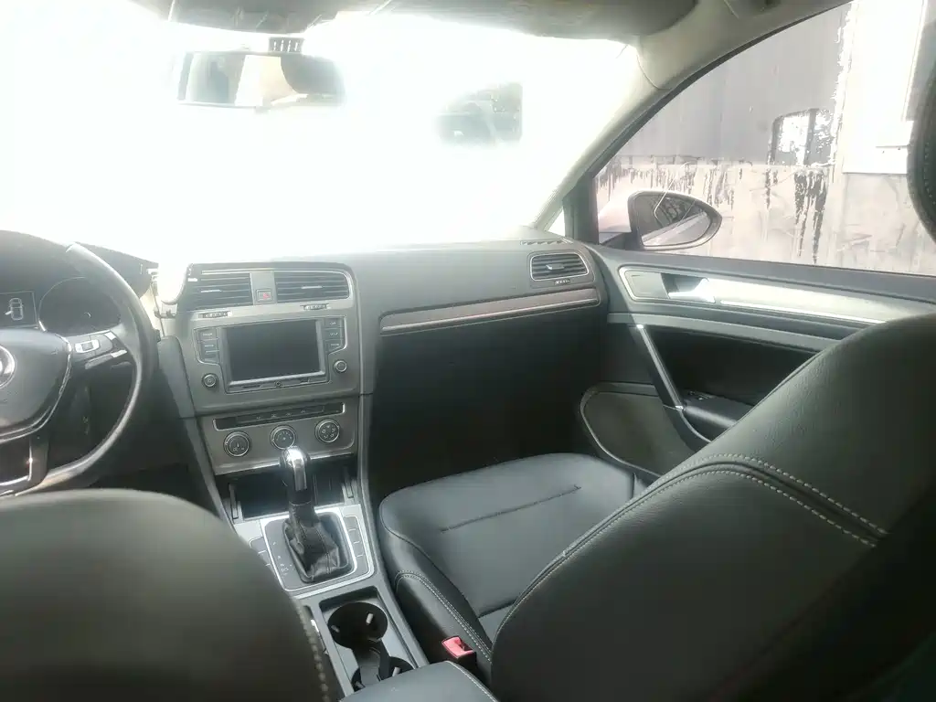 Volkswagen Golf — миниатюра 14