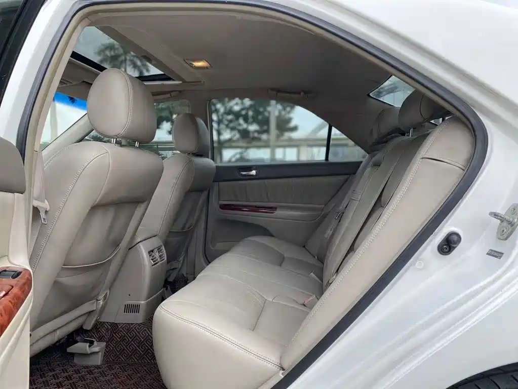 Toyota Camry — миниатюра 7