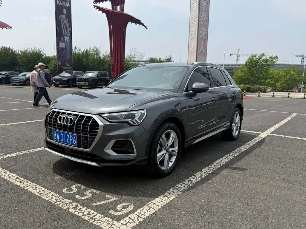 Купить Audi Q3