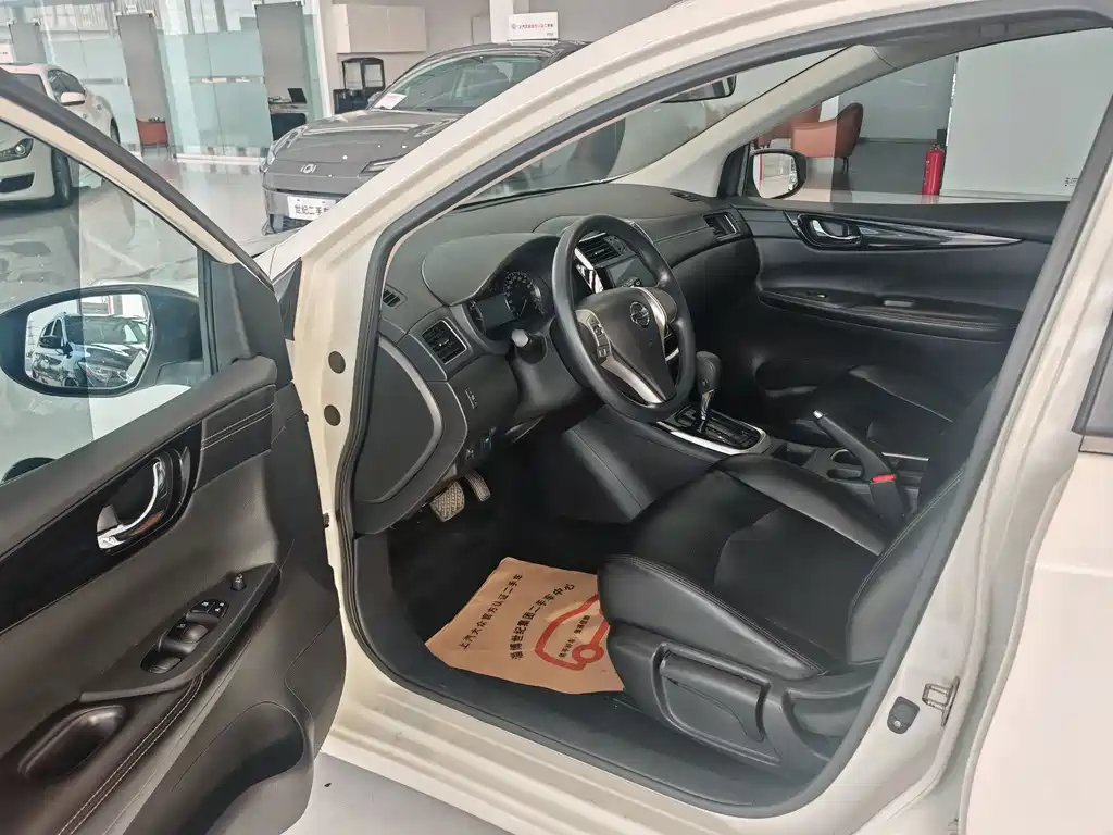 Nissan Tiida — миниатюра 5