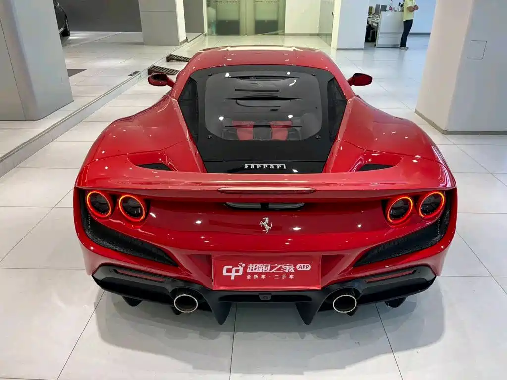 Ferrari F8 — миниатюра 8